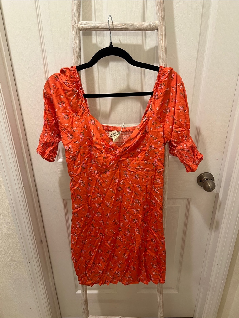 saltwater LUXE Orange Floral V-Neck Short Sleeve Dress